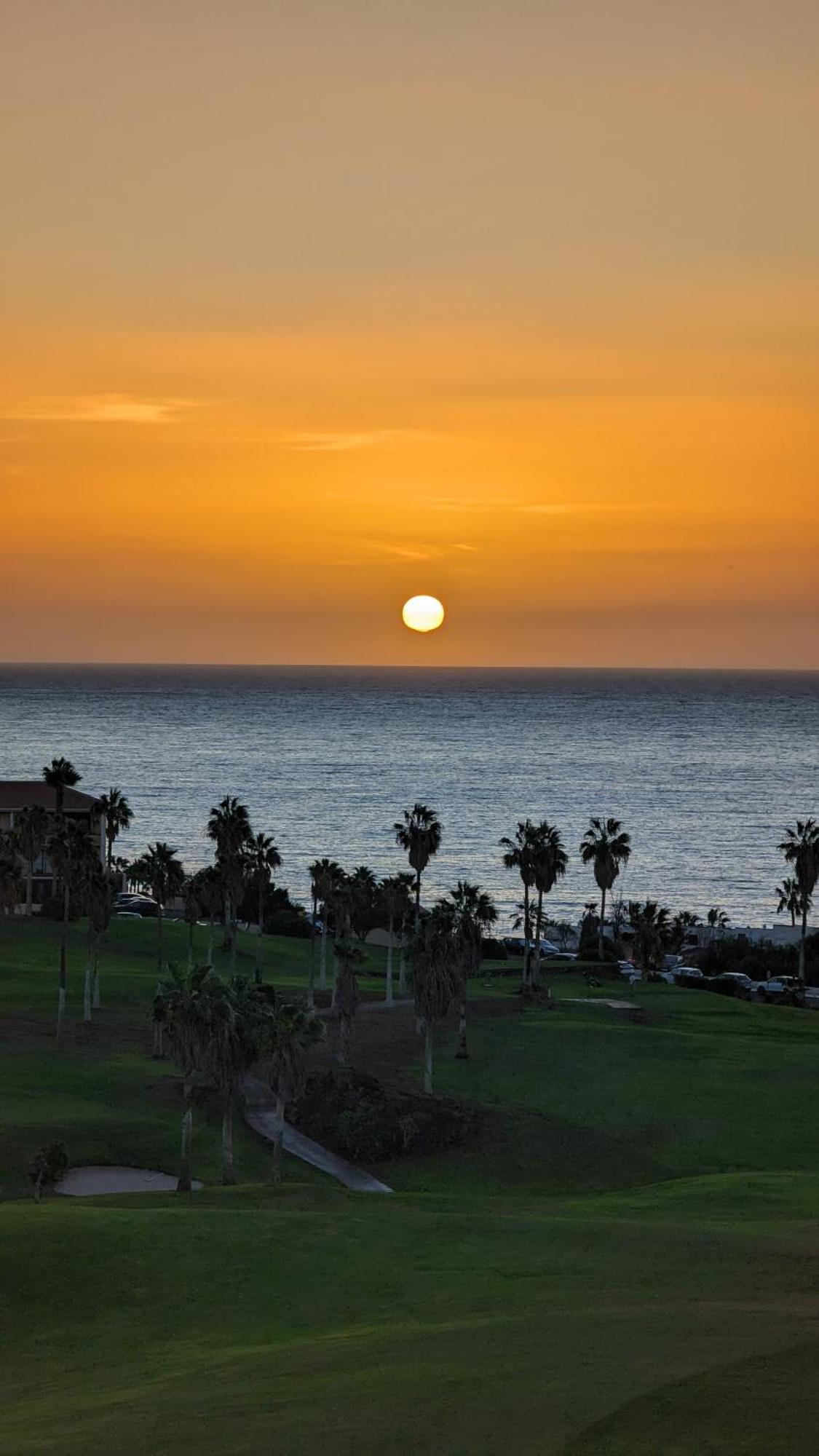 Golf View Apartment - Stunning Ocean View Golf Del Sur San Miguel de Abona Luaran gambar