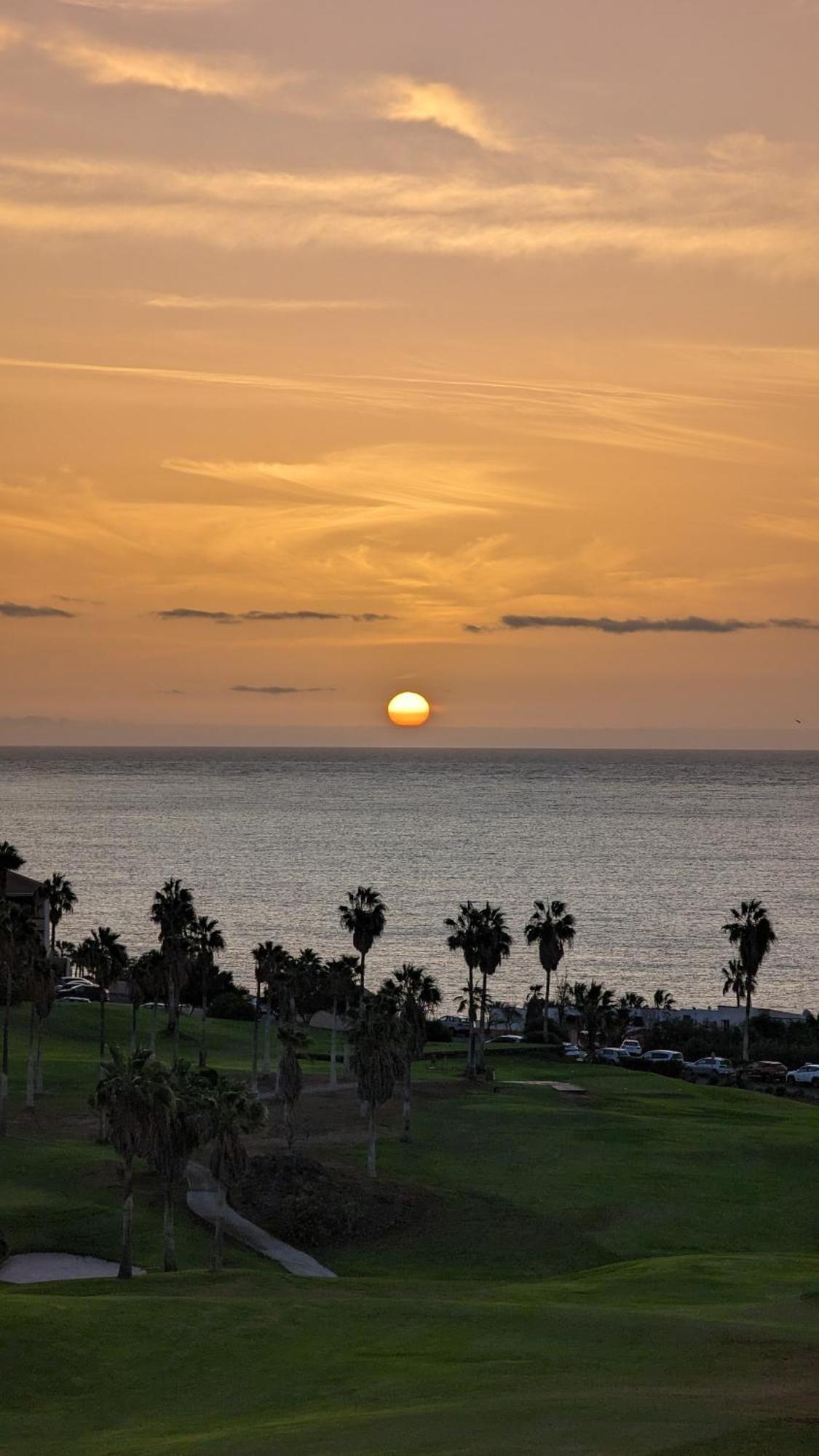 Golf View Apartment - Stunning Ocean View Golf Del Sur San Miguel de Abona Luaran gambar