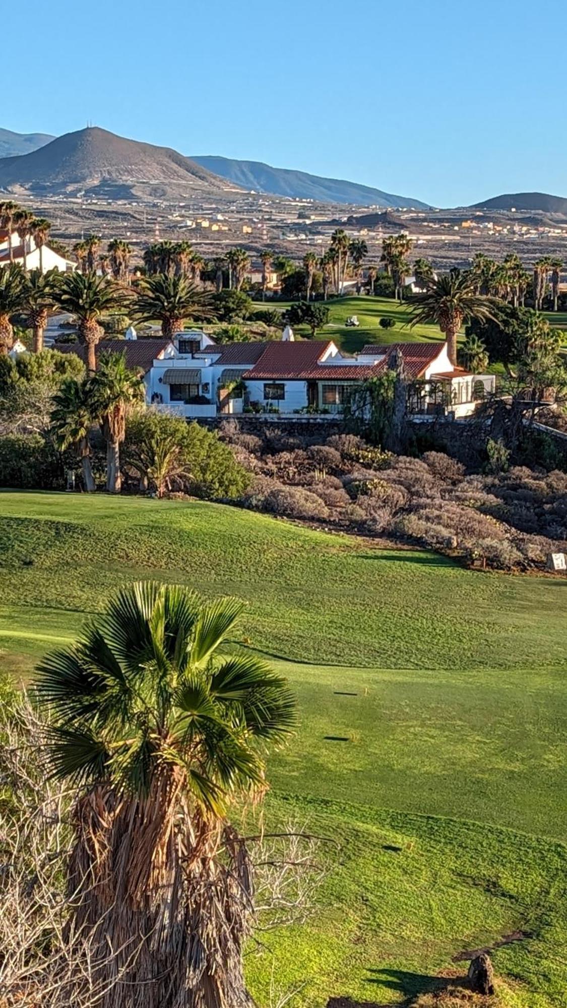 Golf View Apartment - Stunning Ocean View Golf Del Sur San Miguel de Abona Luaran gambar